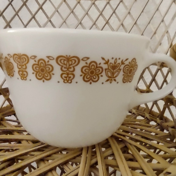 Butterfly Gold Pyrex Cups - Picture 2 of 9
